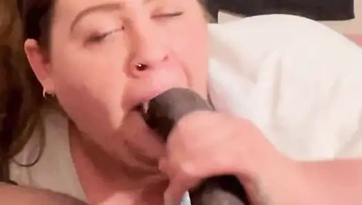 Сводная сестренка сосет у меня, пока моя бывшая в разврате продолжает звонить мне глупым шлюхам