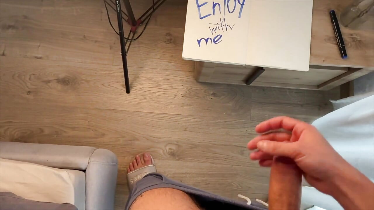 Harry_Jen is a masturbation teacher and a great master of dick ownership