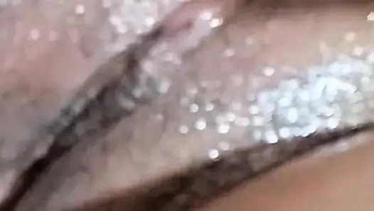 Kolombiyalı kadın komşusuyla mastürbasyon yapıyor