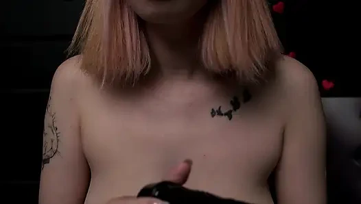 Pembantu nakal ini lagi asik muasin memeknya pakai dildo ukuran kontol besar pria kulit hitam.sepong kontol/ngentot/pov/4k