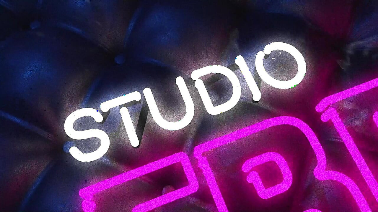 در قفس و خراب مقعدی: Mistress Stellina Obscura Femdom Pegging و تمرین مقعدی با کیرهای بزرگ