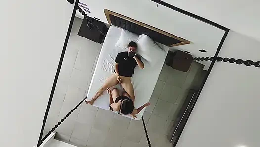 ЧАСТЬ ПЕРВАЯ Красивая латина обожает делать любовь. Он дает свою задницу и позволяет ей наполнить молоком