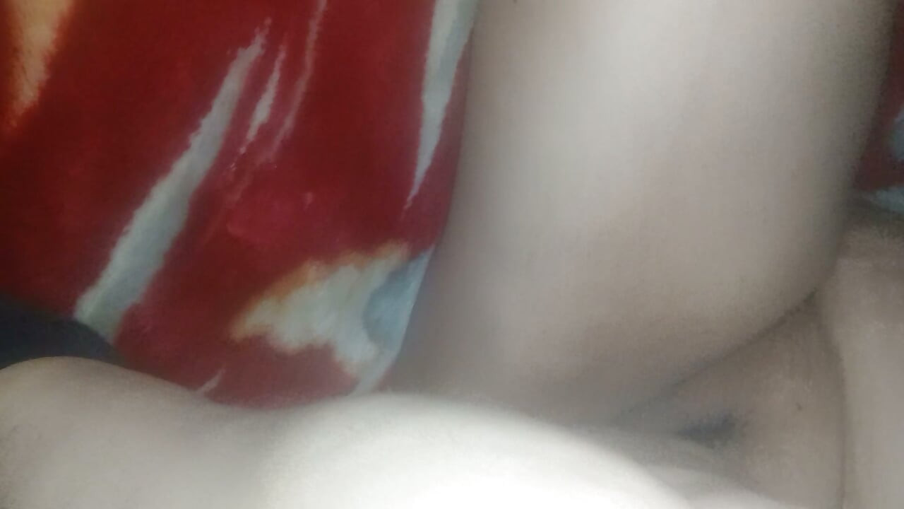 Minha prima de segundo grau abre a bunda pra mim