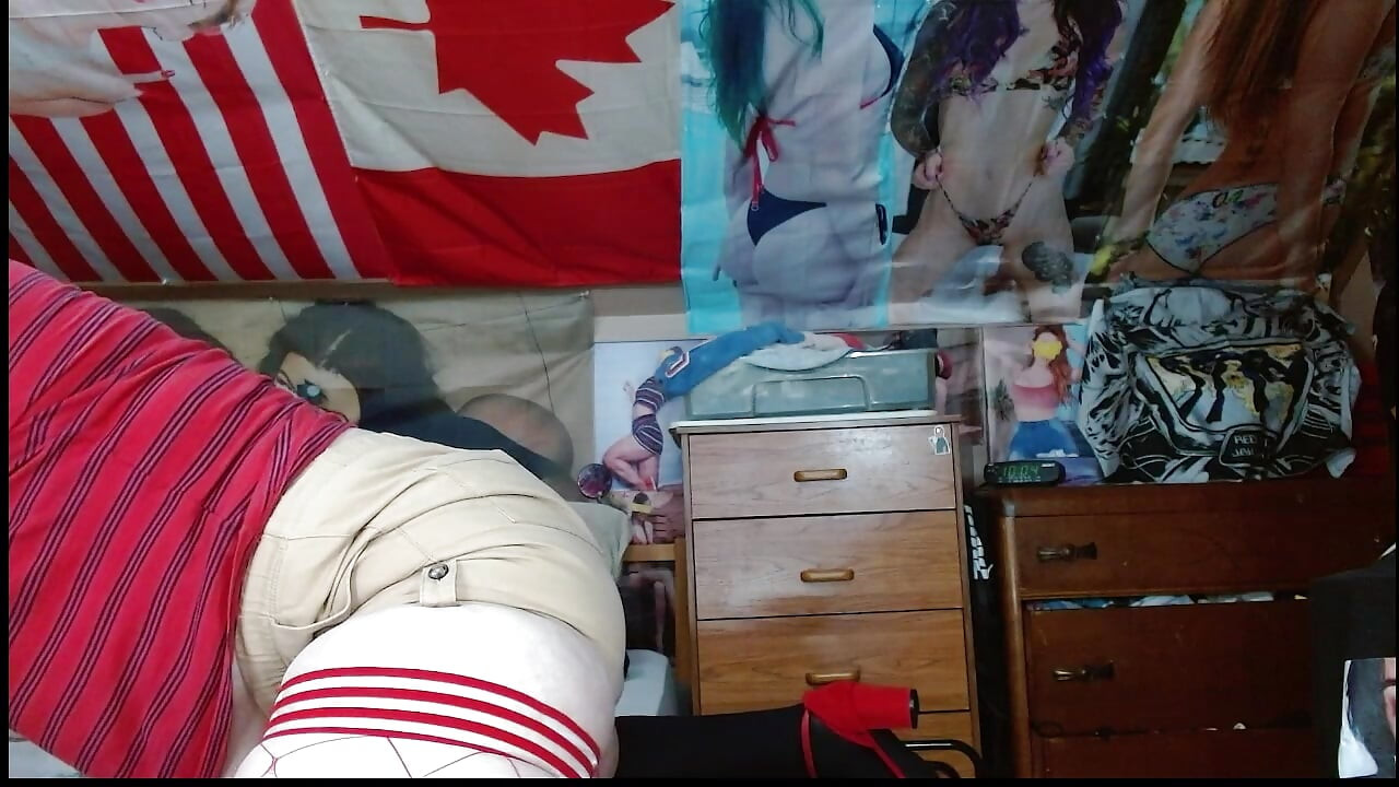 fat Sissy Jiggles and dances