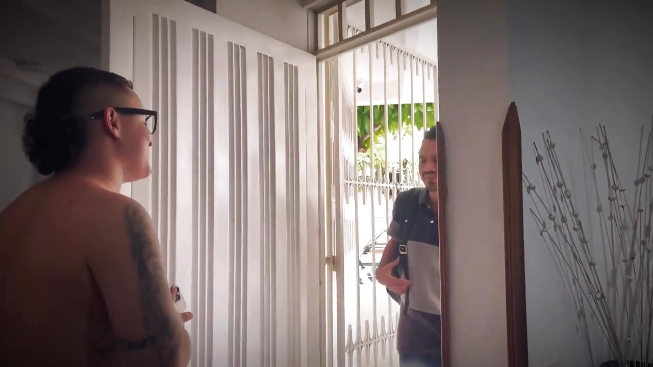 Fac sex cu femeia însărcinată a celui mai bun prieten al meu, ajungem să fim prinși