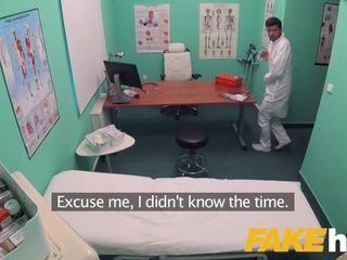 Фйковая больница, сладкая русская блондинка поедает сперму доктора