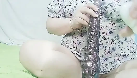Mature MILF stepmom looks for someone to put a huge cock in her 1