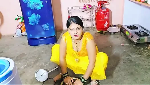 Hintli Asyalı öğretmen müdür öğrenci softcore sert sevişme video threesom