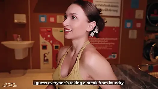 Heiße fremde ließ mich ihr höschen beim waschsalon zurück und ich habe sie zurückgebracht, indem ich sie fickte