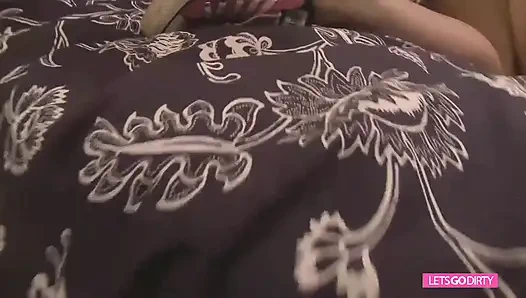 复古金发少女做爱