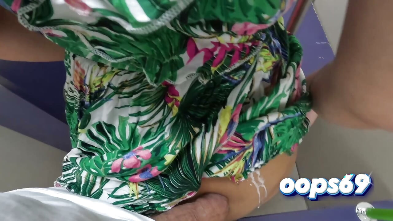 She Liked the Touch: Ass Grinding & Cumshot on a Train