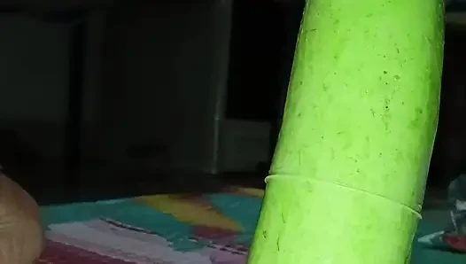Bhabhi Ne chut ko phad Diya louki se