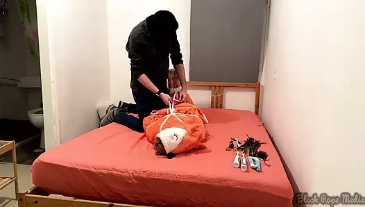 Miriam Diikat Dan Digelitik Di Onesie