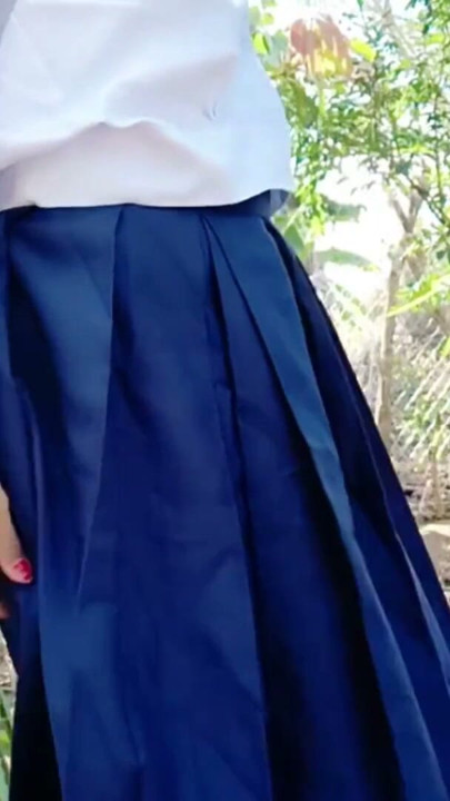 18 YEAR OLD STUDENT FUCK IN PUBLIC WITH STRANGER | Clip 1