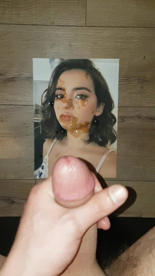 Isabela Moner Cum Tribute