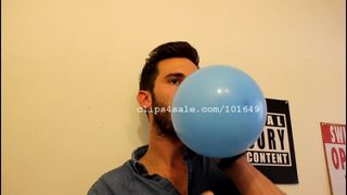Balon fetişi - adam rainman balonları video 4