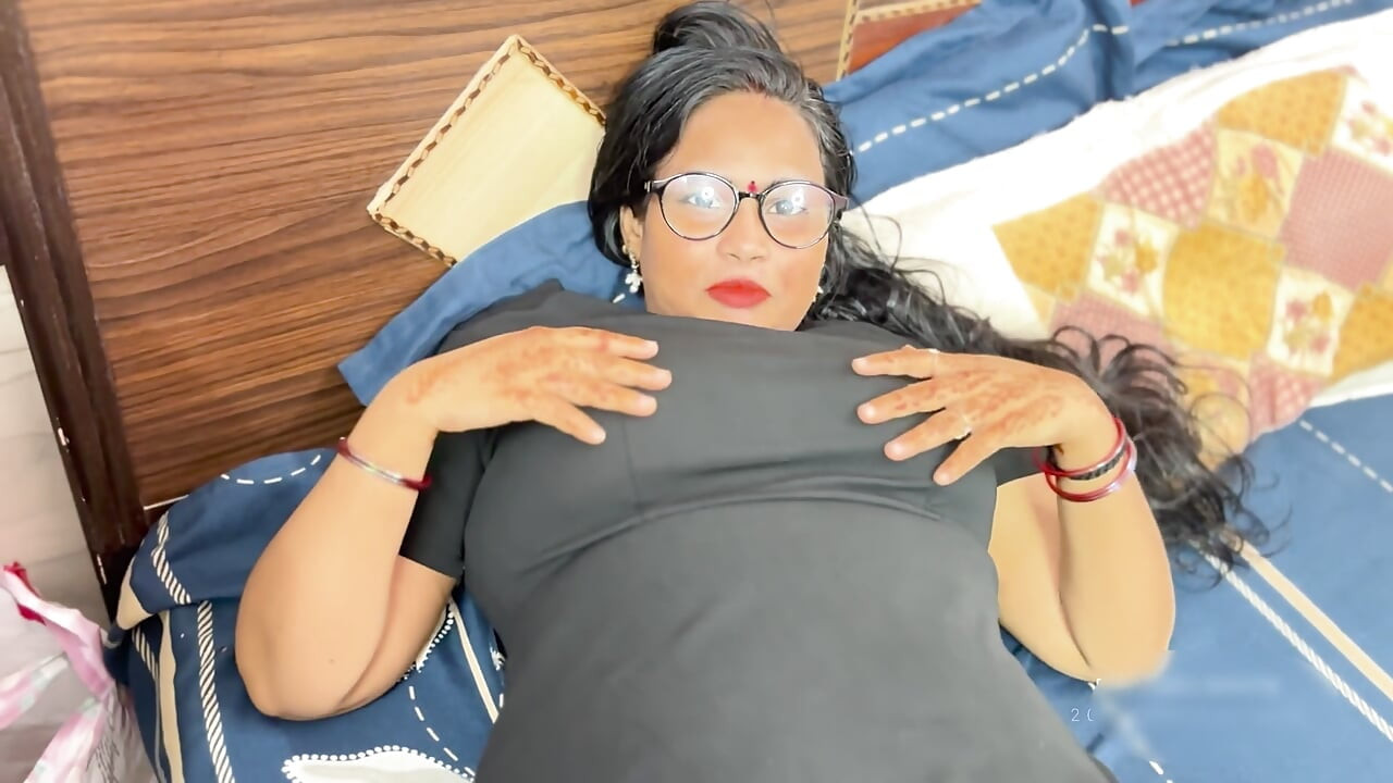 Hot Desi Bhabhi First Time Hotel Room. He Fucked Her Raw And Deep. Hindi Audio.