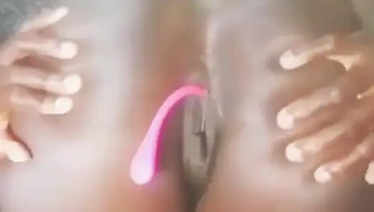 Ebenholz Verführerin: Charme, der beißt, Glückseligkeit, dass schmilzt