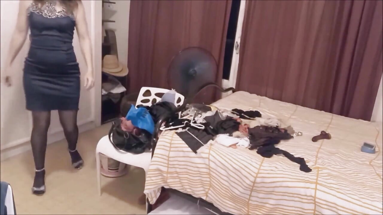 T685 (01) - gadis perancis ngentot dengan pakaian satinnya - lingerie, celana dalam, rimming...