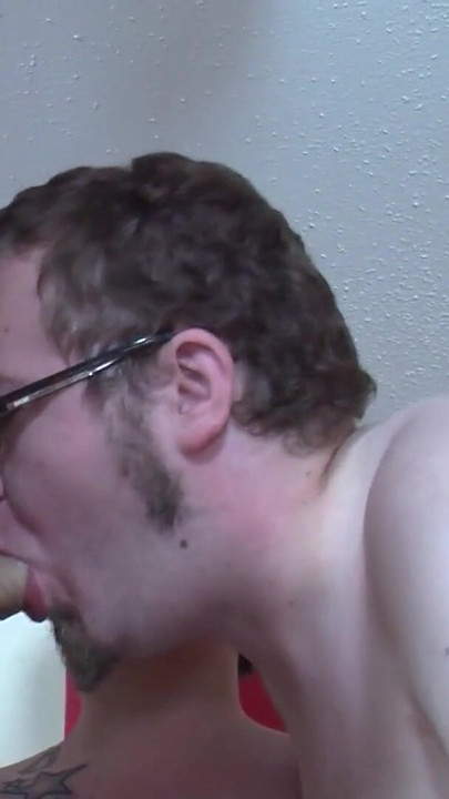 Must-see moment from "Computer Nerd teilt seine Frau mit seinem besten Freund"