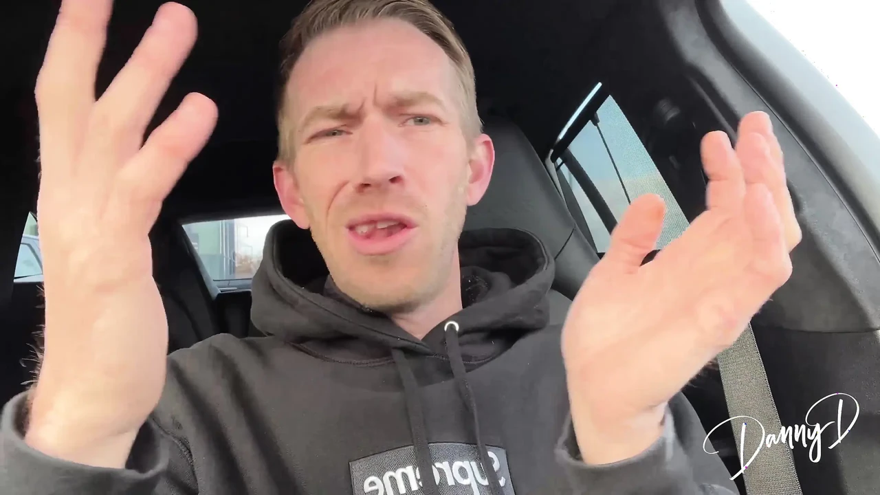 Cocorose给Danny一个Vip私人舞蹈