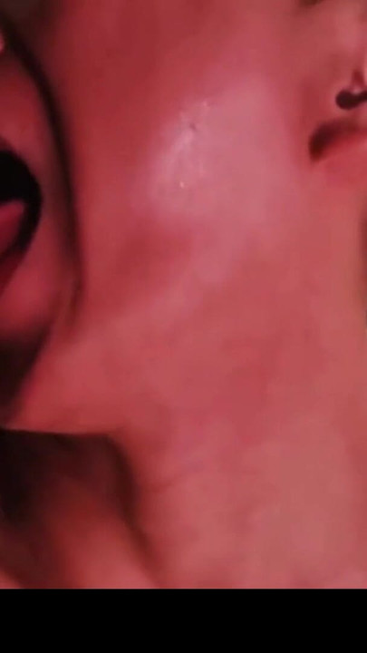 Uzbudljiv trenutak iz filma "Hotel Hookup: Asian Twink Trio Share Everything (Raw & Real)"
