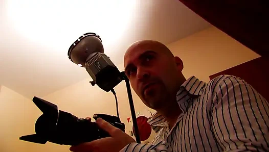 Küçük memeli esmer porno oyuncu seçmelerinde götünü patlatıyor