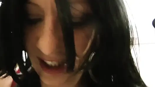 Tante seksi rambut cokelat dientot sama dua kontol besar pria kulit hitam