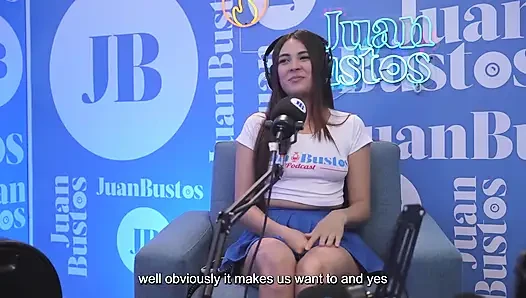 Cewek mungil ini kehilangan kendali saat menunggangi mesin sybian sampai orgasme berujung orgasme!
