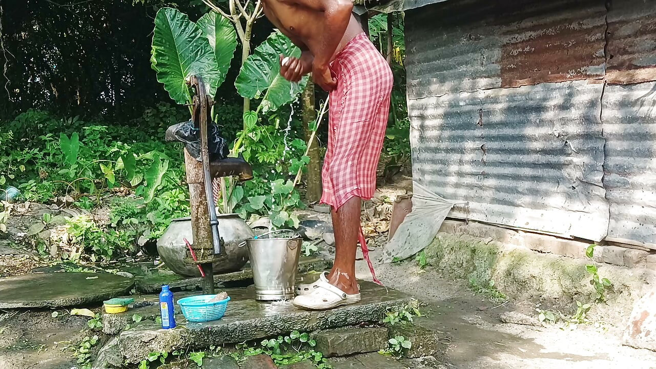 Tha guy is to hot love this style bath