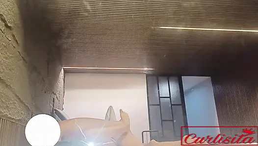 Sıkı ve büyük götlü curlisita dölleniyor