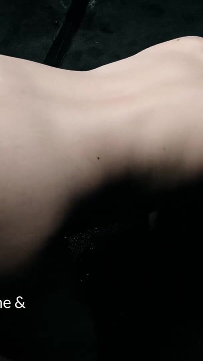 Episkt ögonblick från "Fat Bellied Little Enema hora del 3"