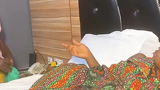 TATLı LEZBIYEN KRALIÇE AMCıK YALANACAK VE BOŞALıYOR