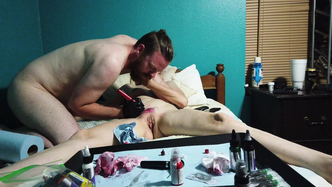 Pussy tattoo blowjob part 1