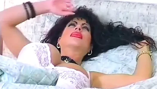 Almanya'dan büyük memeli üvey anne üvey oğlu tarafından sikiliyor