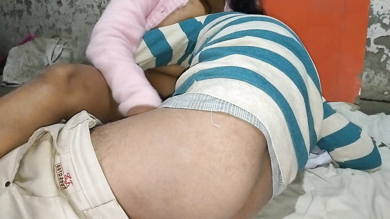 Meine ehefrau mit großen möpsen fickt freund von ehemann
