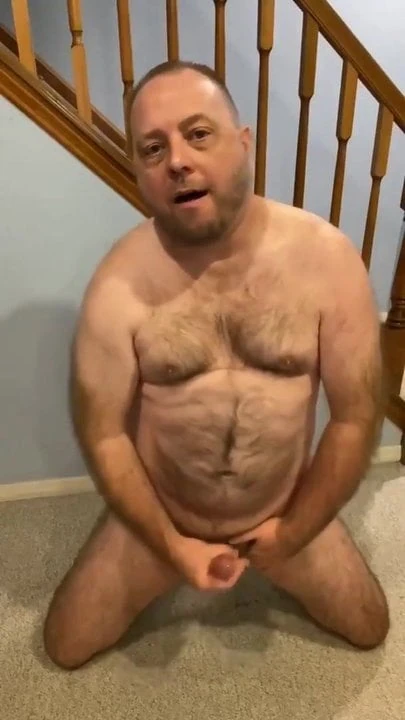 Horny daddy bear cumming