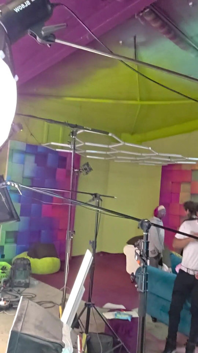 Anuskatz - detrás de escena con Lily Lu y otras estrellas | Clip 1