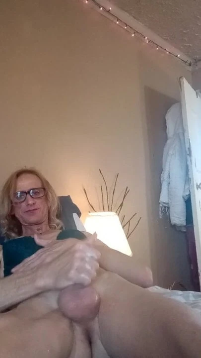 Stephanie Nichole Collier eats a load of cum