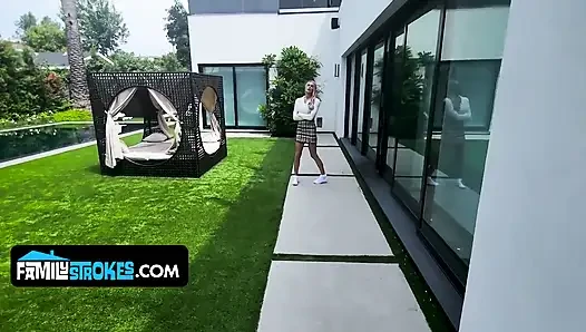 Emma trickst stiefvater aus, ihr anal zu unterrichten und nimmt dann seinen schwanz