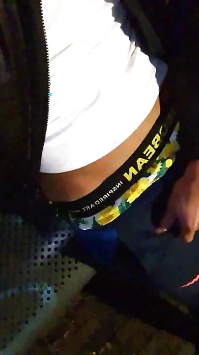 Slutboyben cam4 brainfukked utomhus gris i komplett offentlig cam4 show