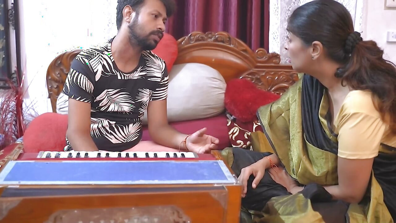 Gana sikhane wale master ne mere sath jabbardasti chudae kiya