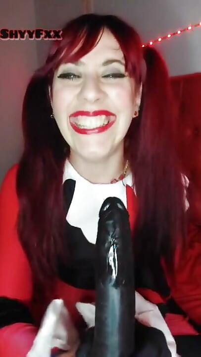 Shyyfxx Harley Quinn celebra su cumpleaños y pide leche con cuenta regresiva