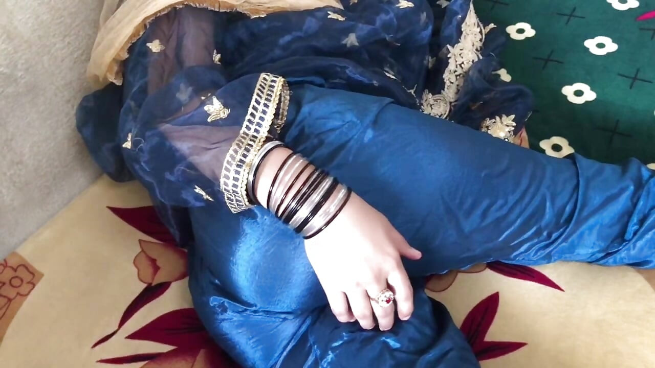 Desi Pyasi Bhabhi Ka Secret Hardcore Sex With Boyfriend  Indian Housewife Ko Choda Hard | Full HD"