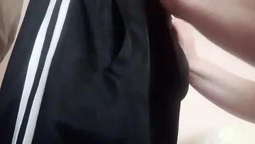 Принимает глубокий минет и получает полный рот спермы 9