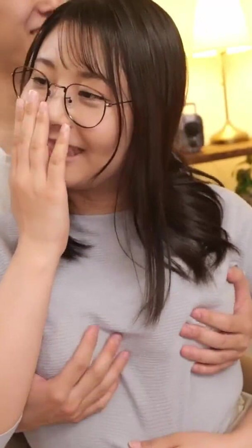 Shizuka - Top-Quality Amateur A5-Rank Flesh Has Arrived: A College Student Who Appears Meek And Unassuming In Her Glasses, | Clip 1