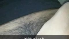 Geile Indische vriendin masturbeert voor het eerst