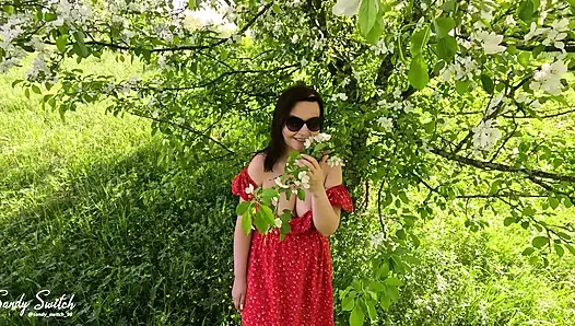 POV outdoor blowjob and close-up facial