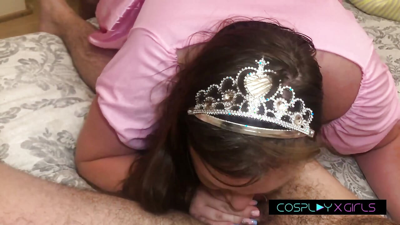 COSPLAYXGIRLS - 3 נערות חמות עם כוסות רטובות עוברות דרך גנגבנג בקוספליי של מריו ברוס