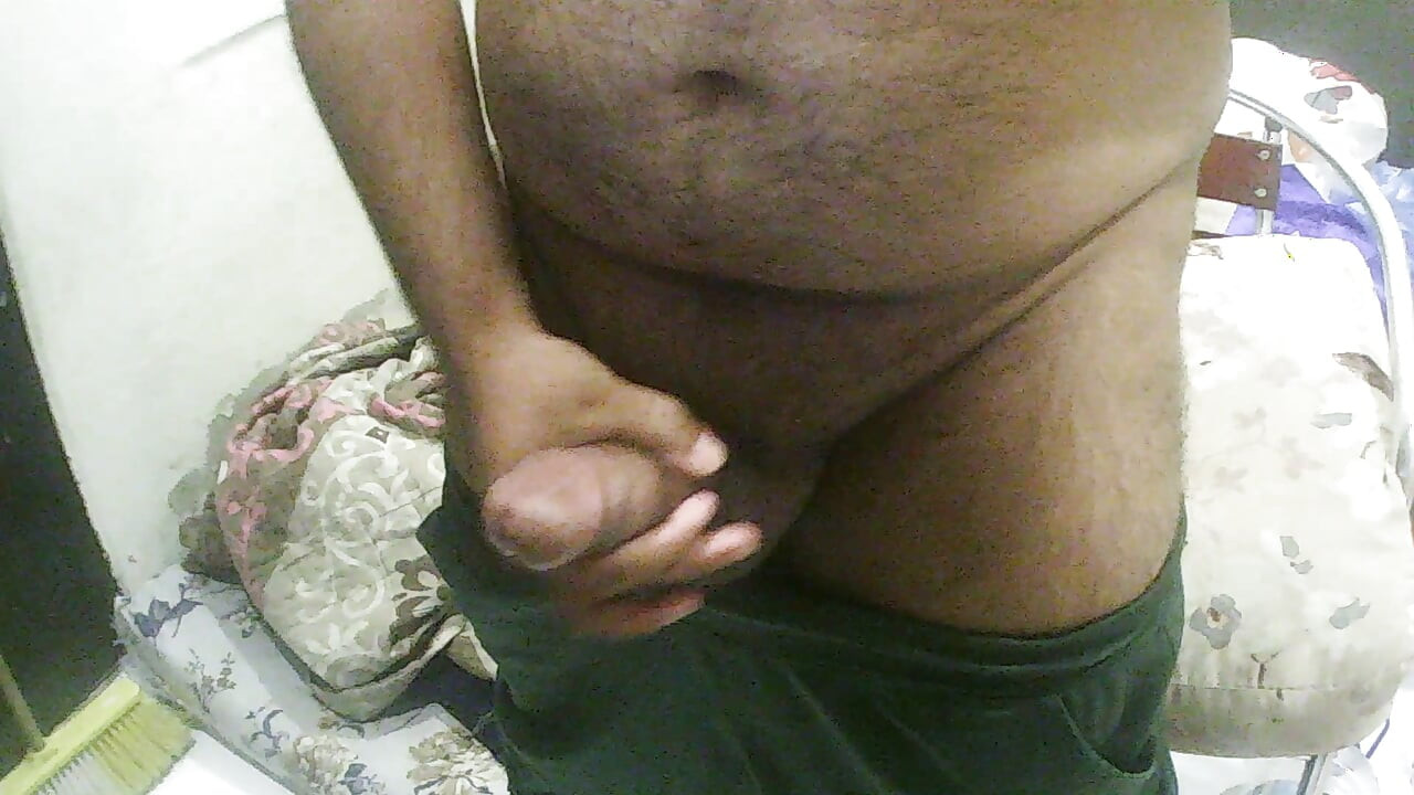 masturbándome con mi polla de mala suerte